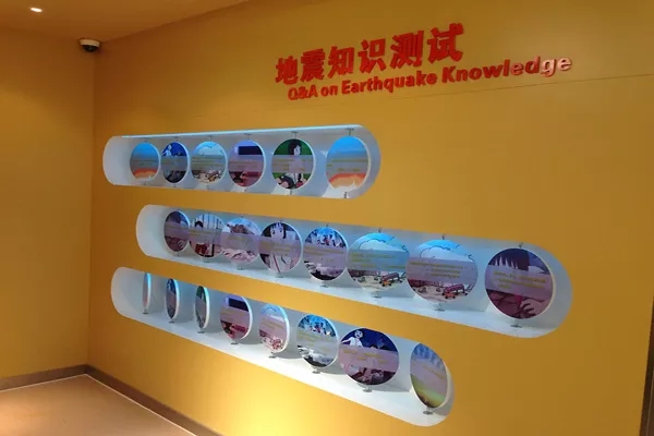 vr�����w���